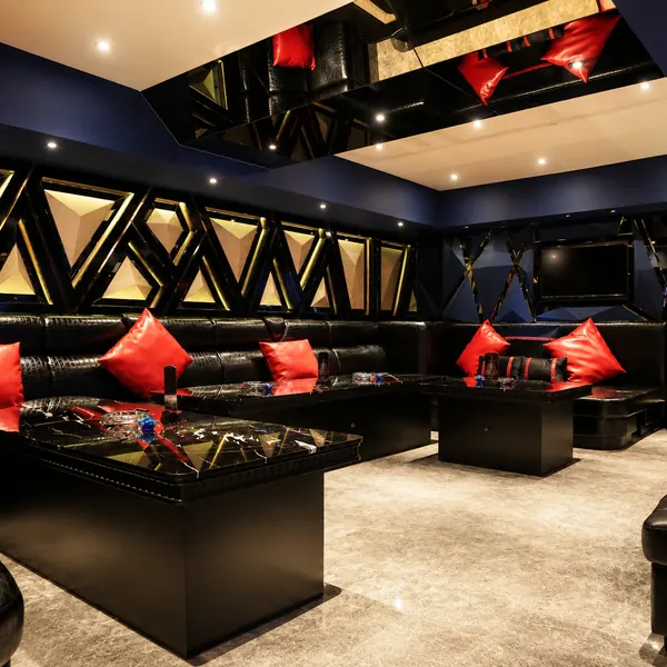 Black-and-gold sofa suite