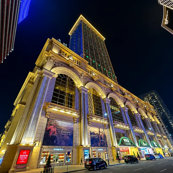 Hotel Royal exterior at night